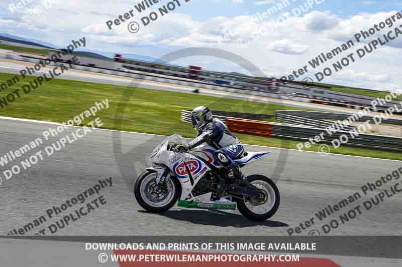 cadwell no limits trackday;cadwell park;cadwell park photographs;cadwell trackday photographs;enduro digital images;event digital images;eventdigitalimages;navarra;no limits trackdays;peter wileman photography;racing digital images;trackday digital images;trackday photos